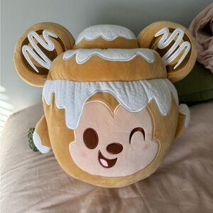 Disney cinnamon roll munchling plush